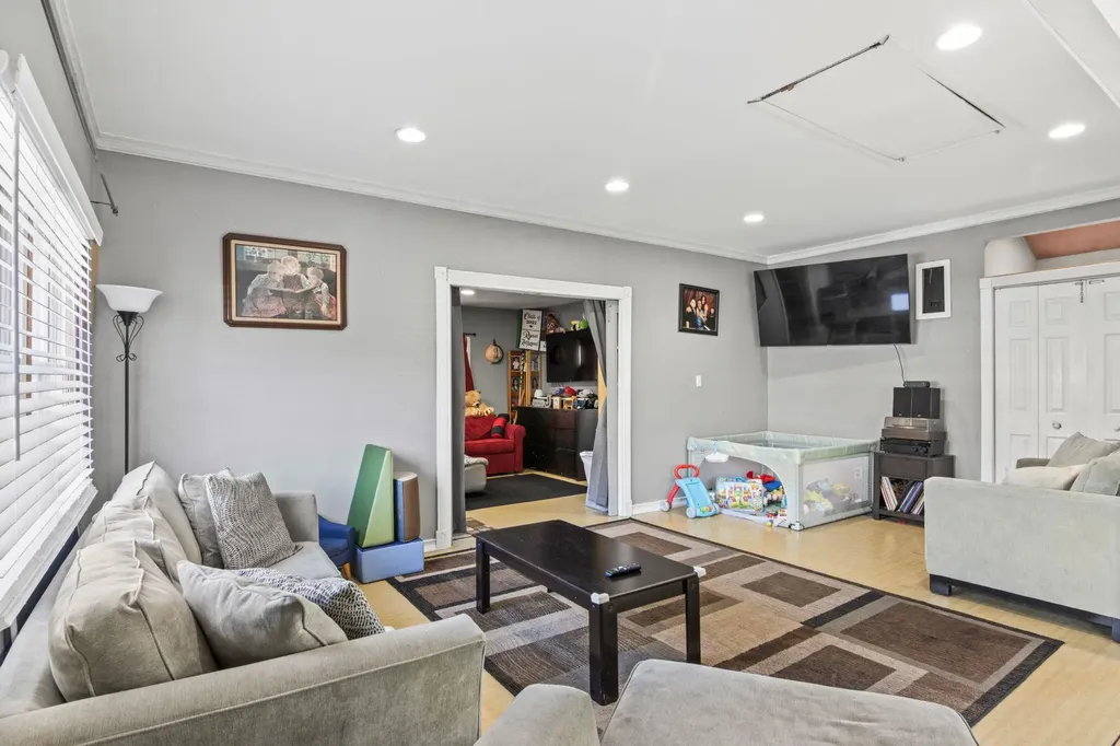 53 Harford Drive Coram NY 11727