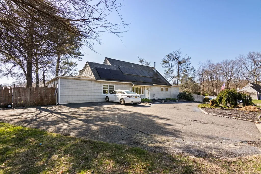 53 Harford Drive Coram NY 11727