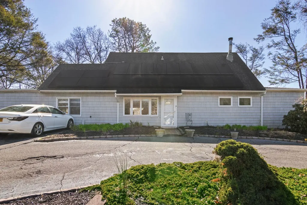 53 Harford Drive Coram NY 11727