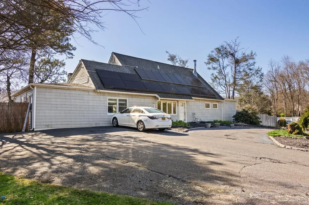 53 Harford Drive Coram NY 11727