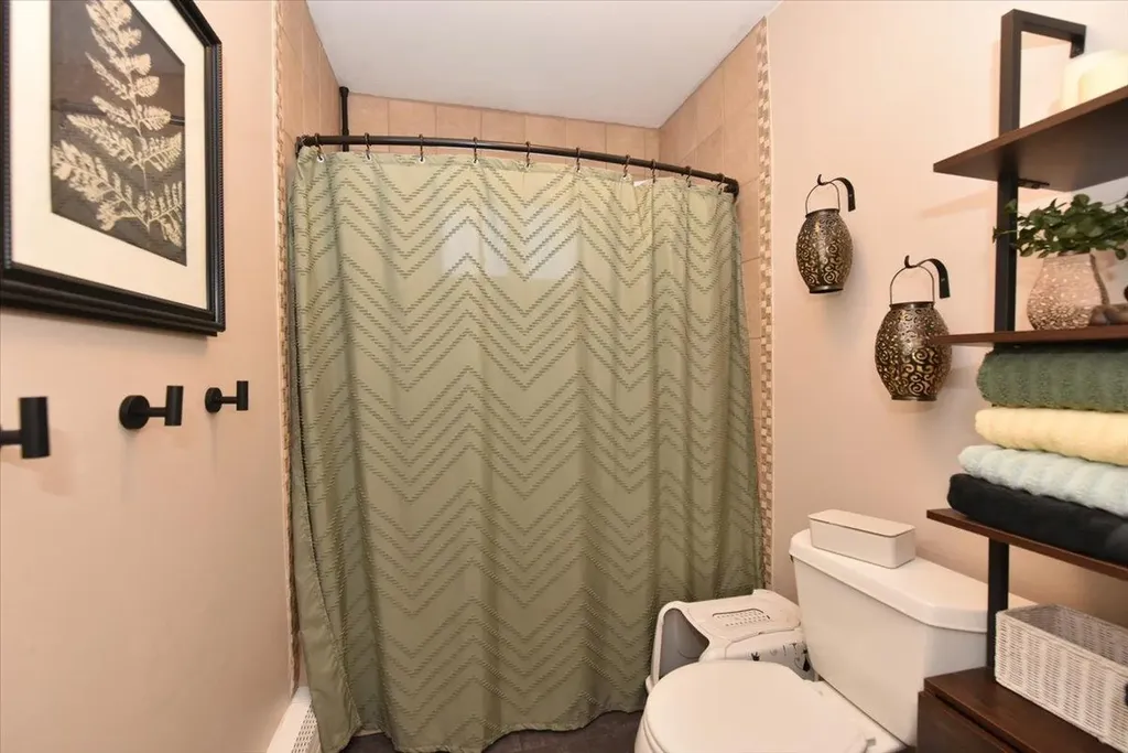 79 Commonwealth Avenue Massapequa NY 11758