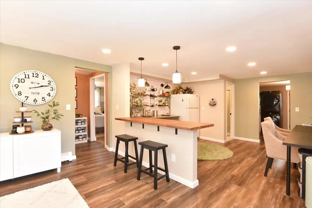 79 Commonwealth Avenue Massapequa NY 11758