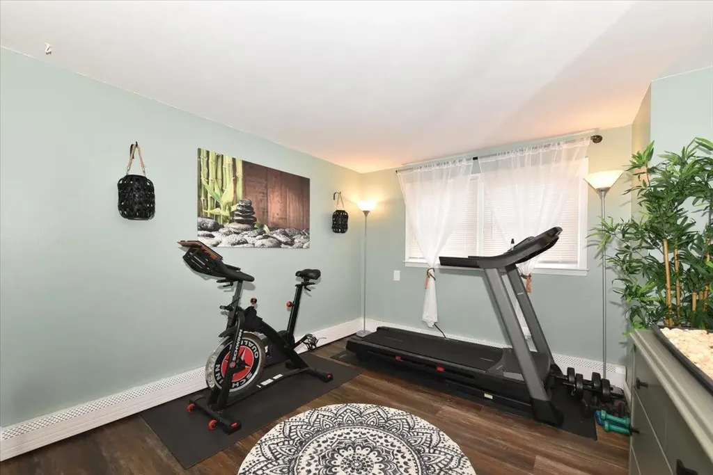 79 Commonwealth Avenue Massapequa NY 11758