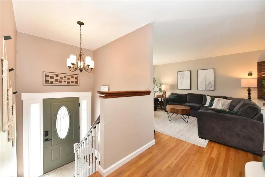 79 Commonwealth Avenue Massapequa NY 11758