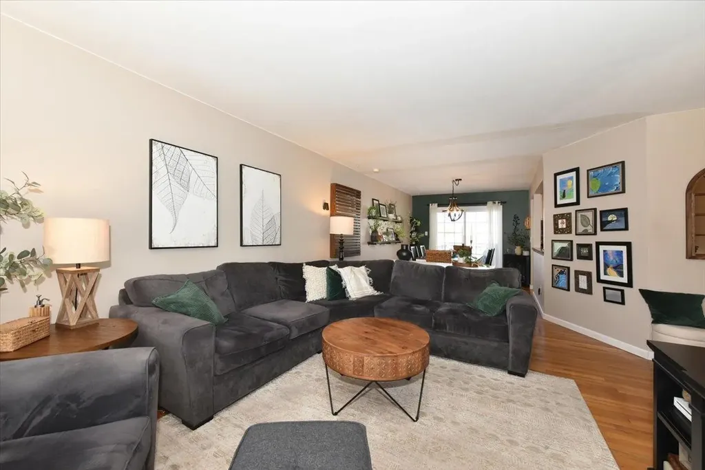 79 Commonwealth Avenue Massapequa NY 11758