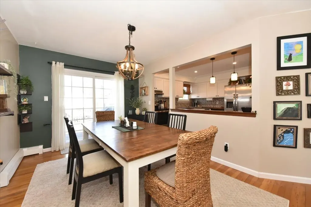 79 Commonwealth Avenue Massapequa NY 11758
