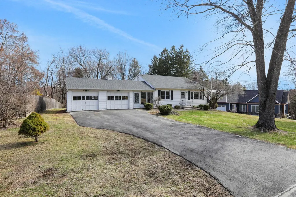 127 Cavo Drive Poughkeepsie NY 12603