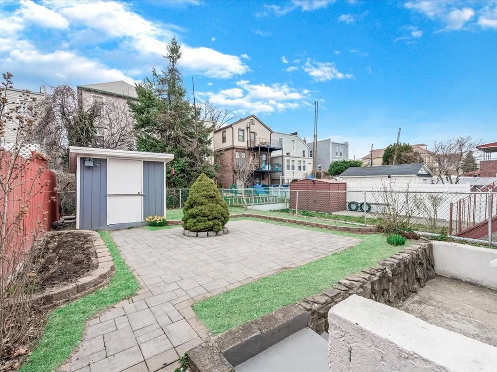 2889 Wellman Avenue Bronx NY 10461