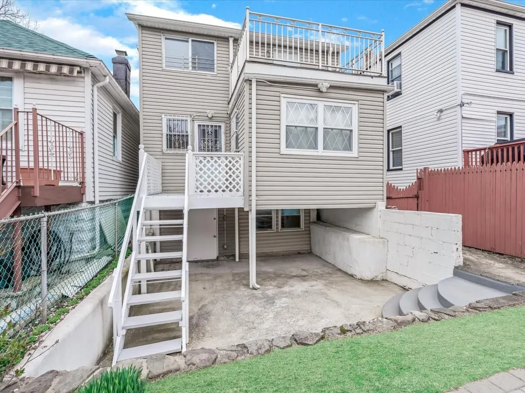 2889 Wellman Avenue Bronx NY 10461