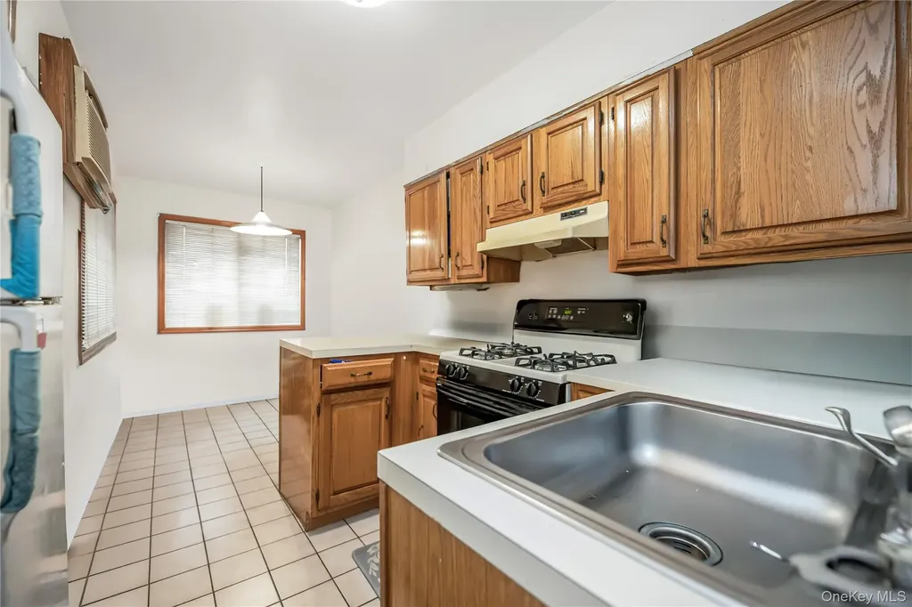 764 Warburton Avenue Yonkers NY 10701