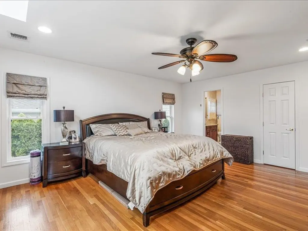 6 Griffin Lane East Williston NY 11596