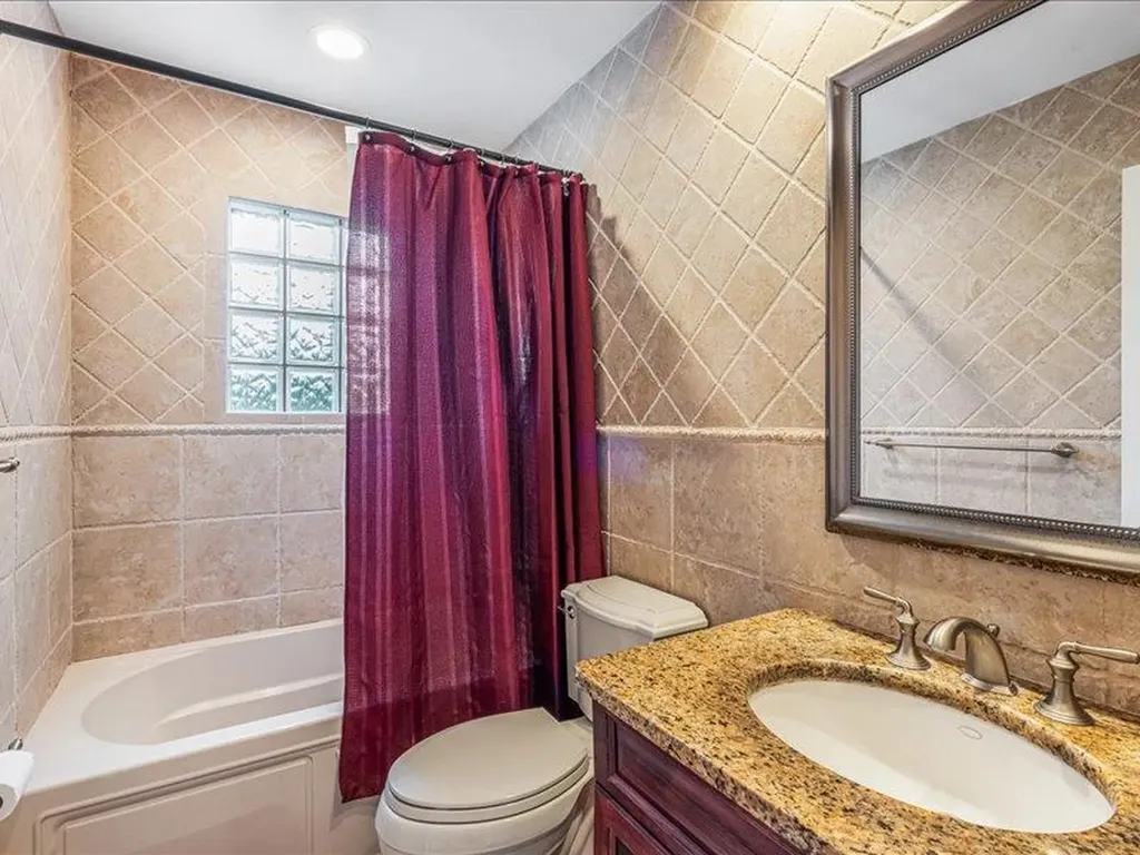 6 Griffin Lane East Williston NY 11596