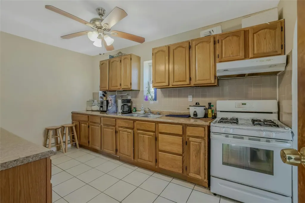 286 Grand Avenue Freeport NY 11520