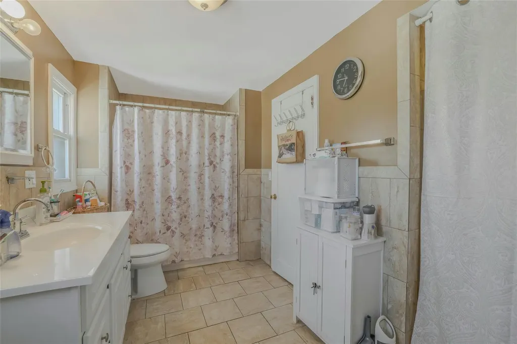 286 Grand Avenue Freeport NY 11520