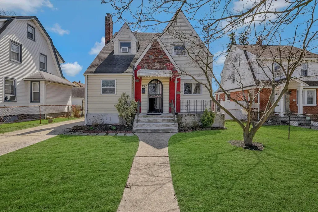 286 Grand Avenue Freeport NY 11520