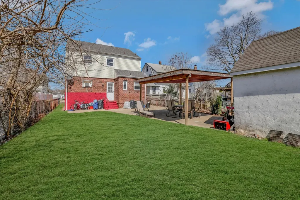 286 Grand Avenue Freeport NY 11520