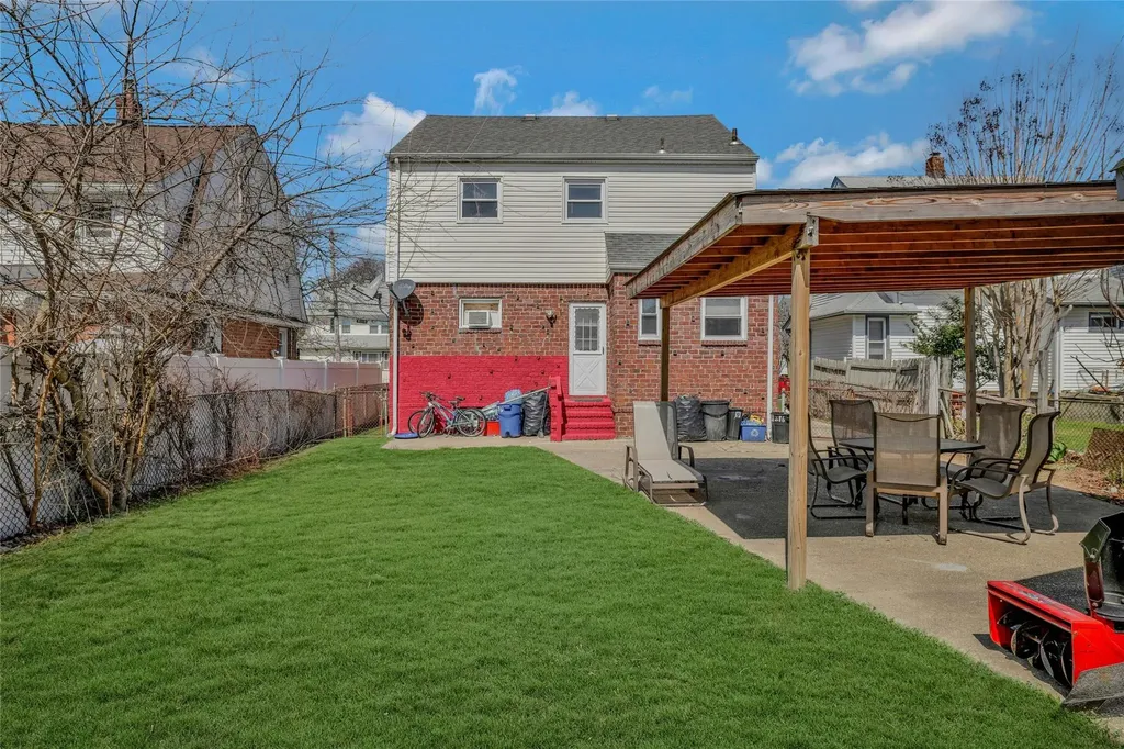 286 Grand Avenue Freeport NY 11520