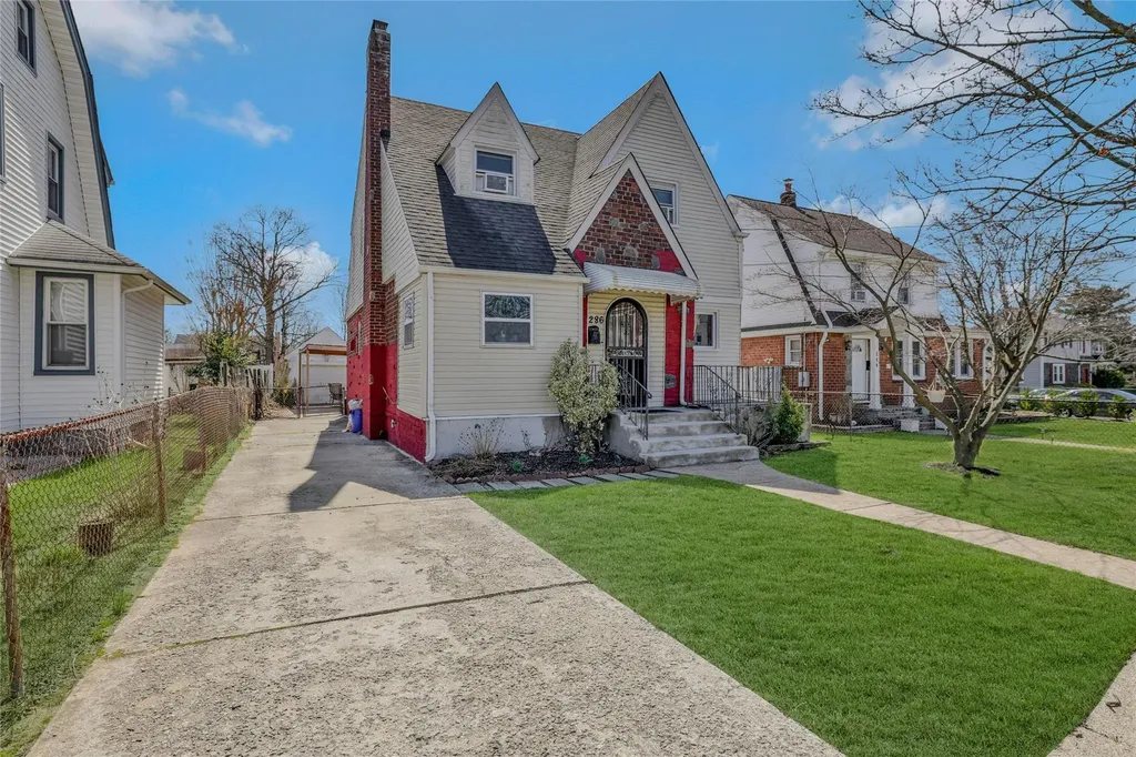 286 Grand Avenue Freeport NY 11520