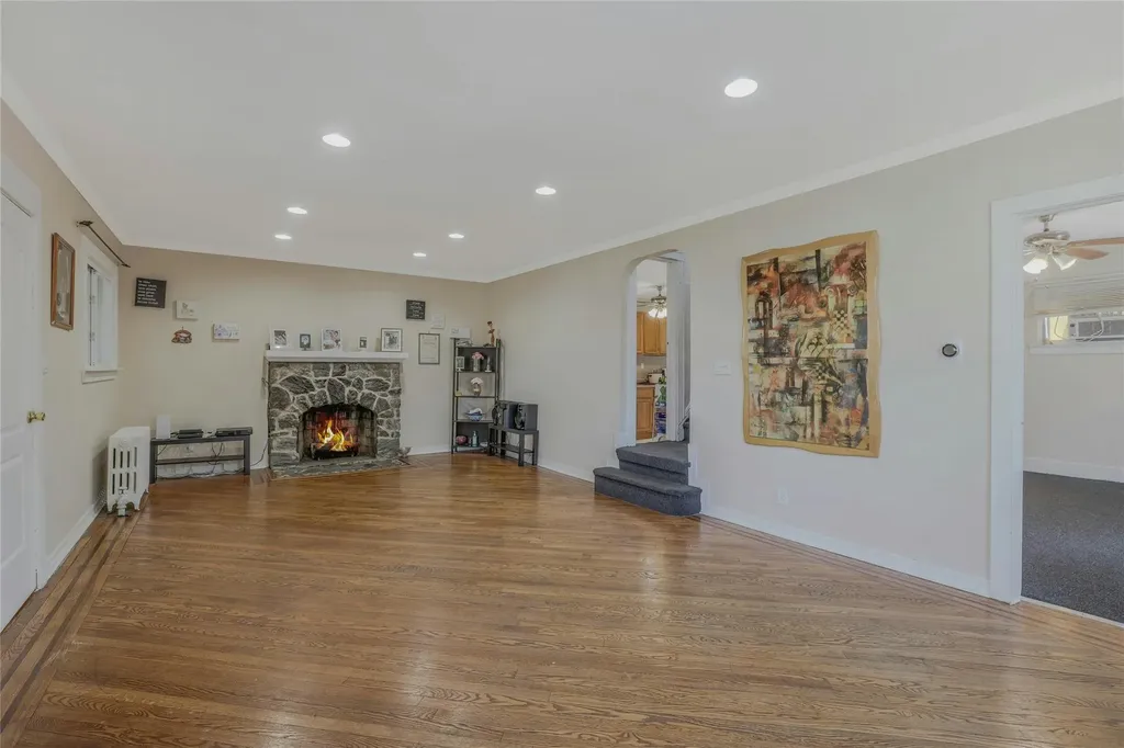 286 Grand Avenue Freeport NY 11520