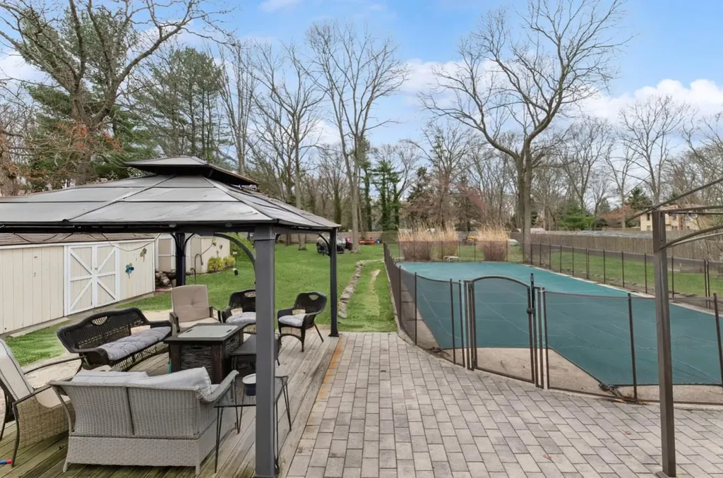 1320 Spur Drive S Islip NY 11751