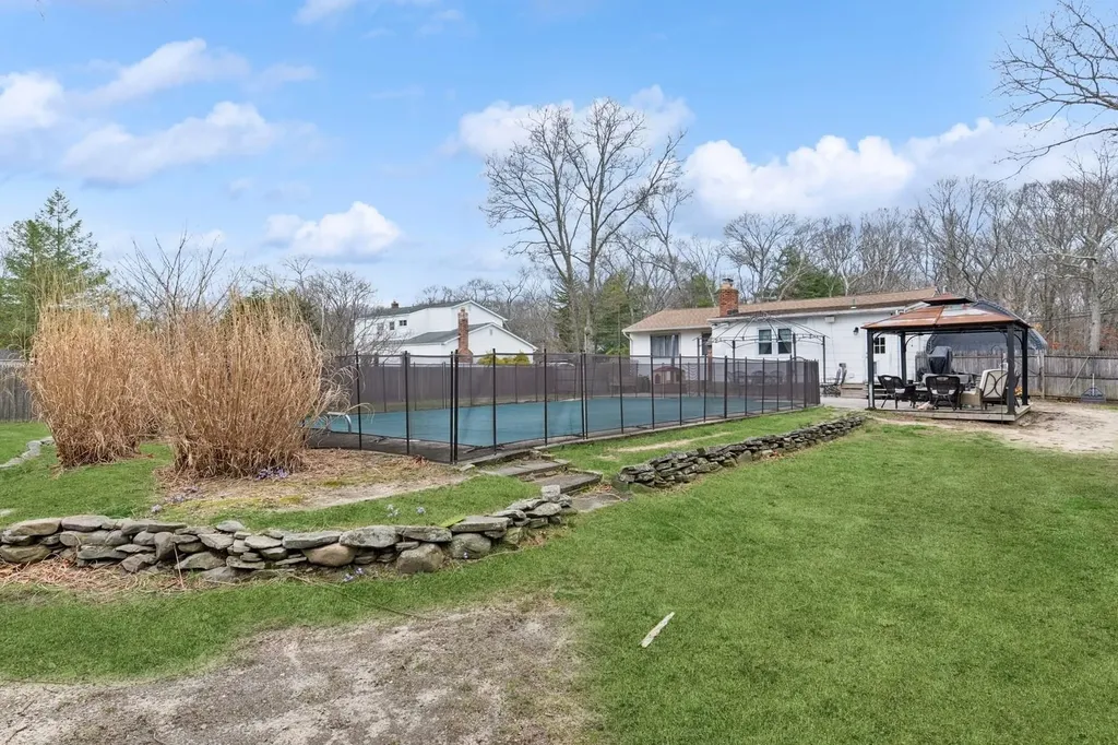 1320 Spur Drive S Islip NY 11751