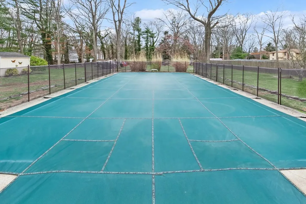 1320 Spur Drive S Islip NY 11751