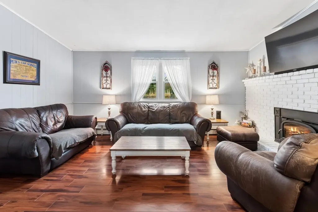 1320 Spur Drive S Islip NY 11751