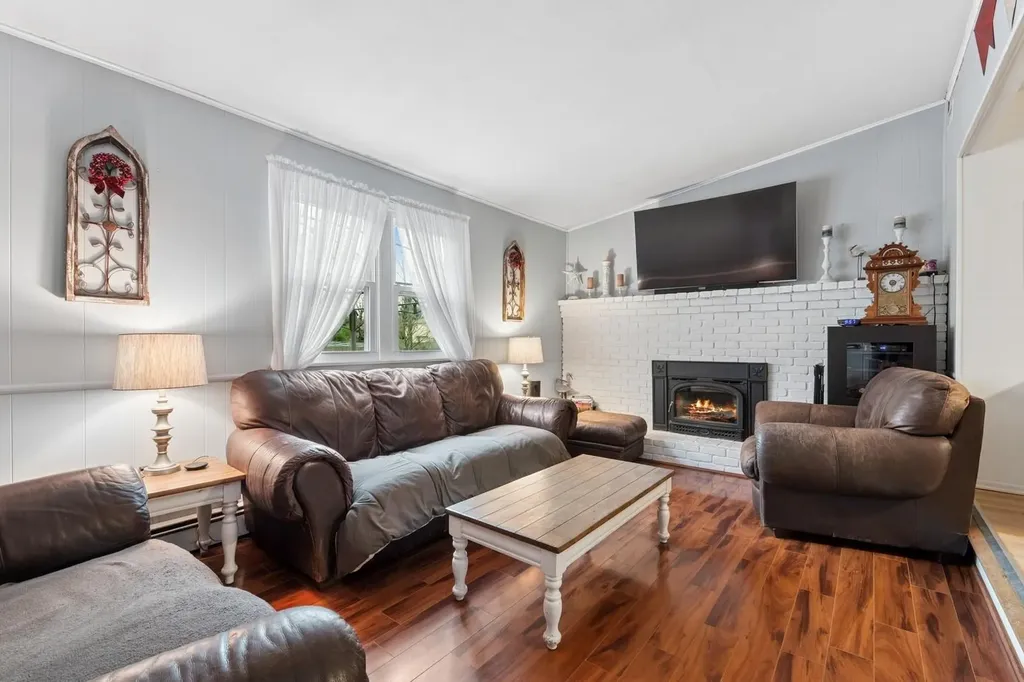 1320 Spur Drive S Islip NY 11751