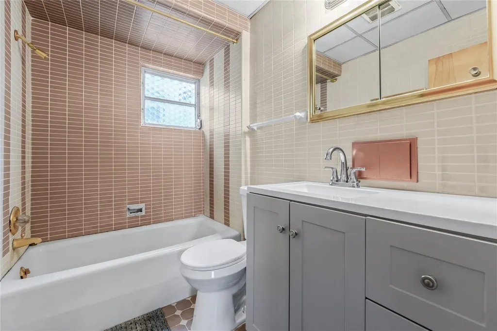 6107 Grand Avenue Maspeth NY 11378