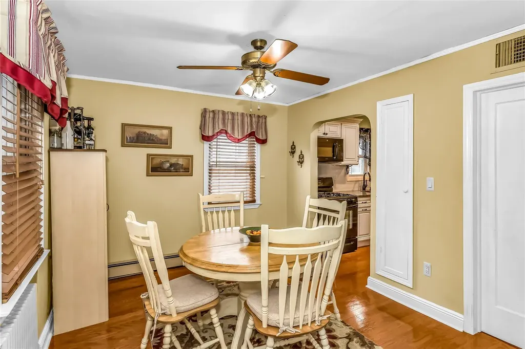 17 Hillside Avenue Lynbrook NY 11563