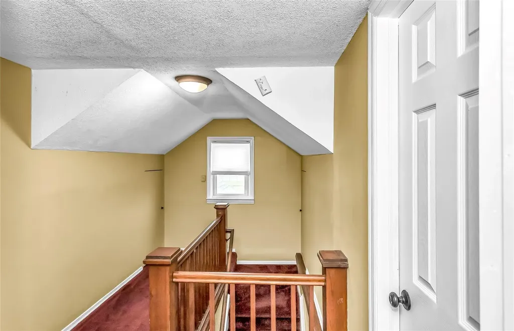 17 Hillside Avenue Lynbrook NY 11563