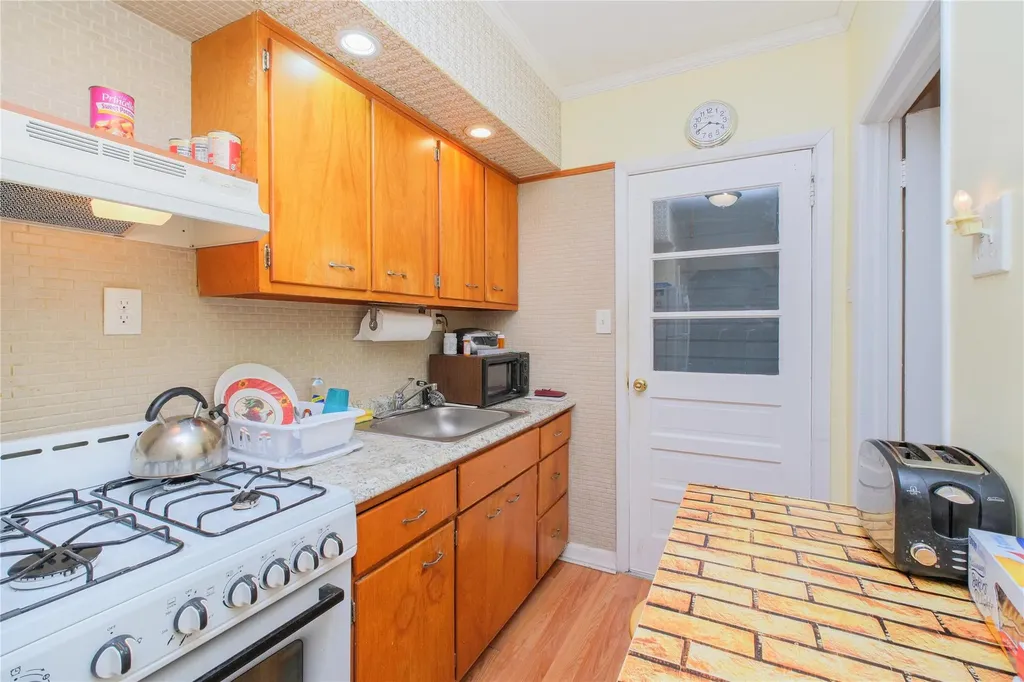 1646 71st Street Brooklyn NY 11204