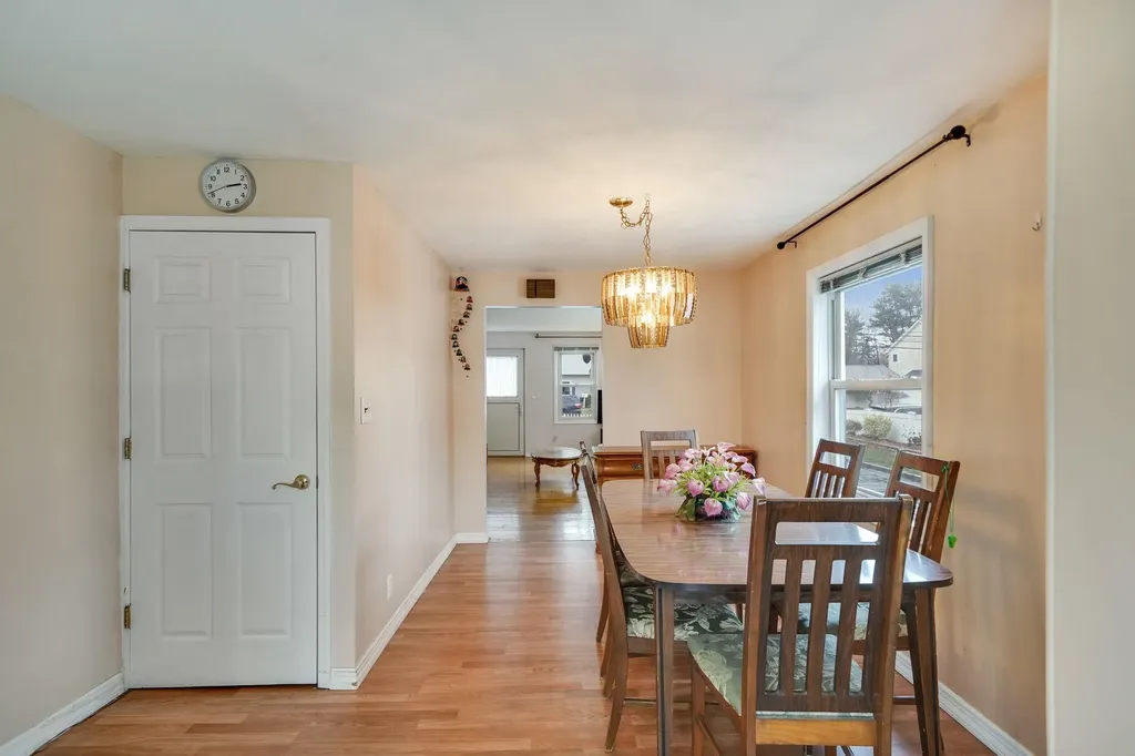 622 Sandra Avenue West Islip NY 11795