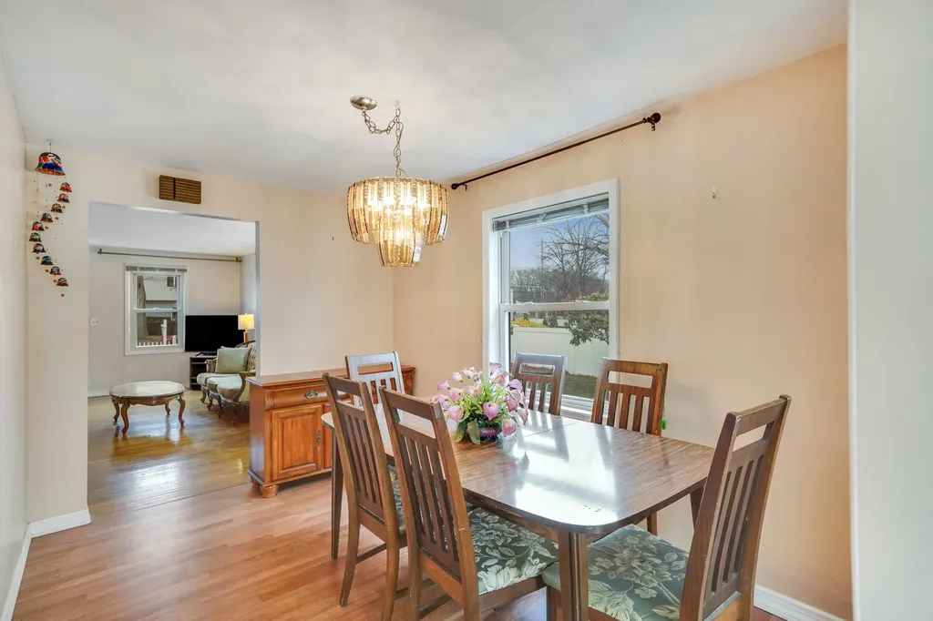 622 Sandra Avenue West Islip NY 11795