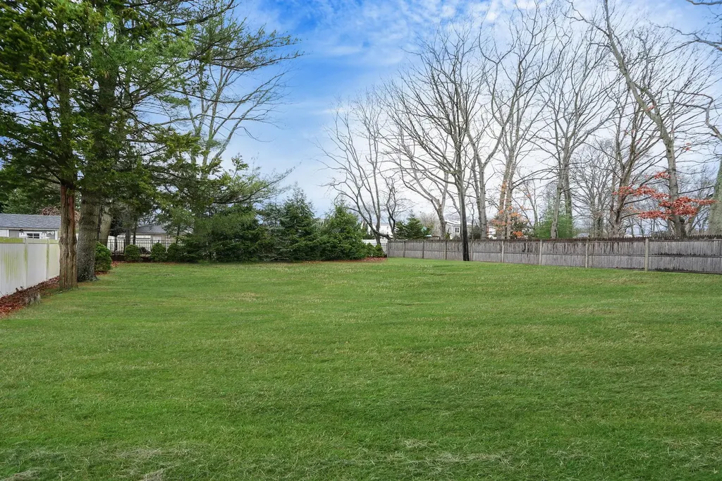 622 Sandra Avenue West Islip NY 11795
