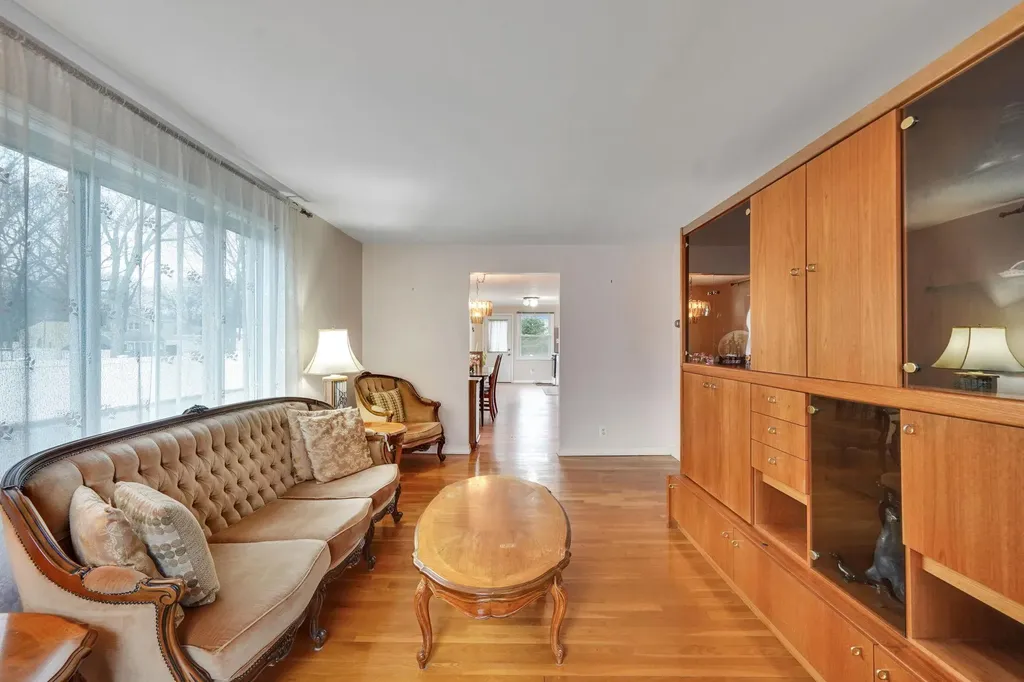 622 Sandra Avenue West Islip NY 11795