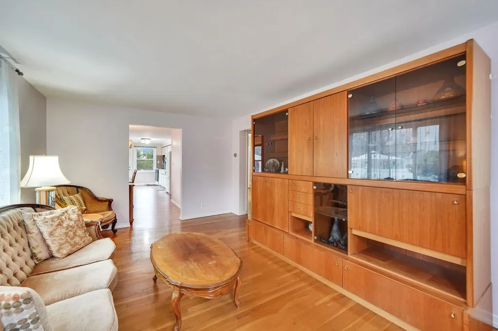622 Sandra Avenue West Islip NY 11795