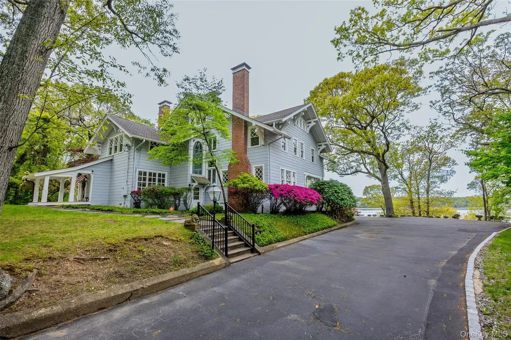 10 Pine Path Port Jefferson NY 11777