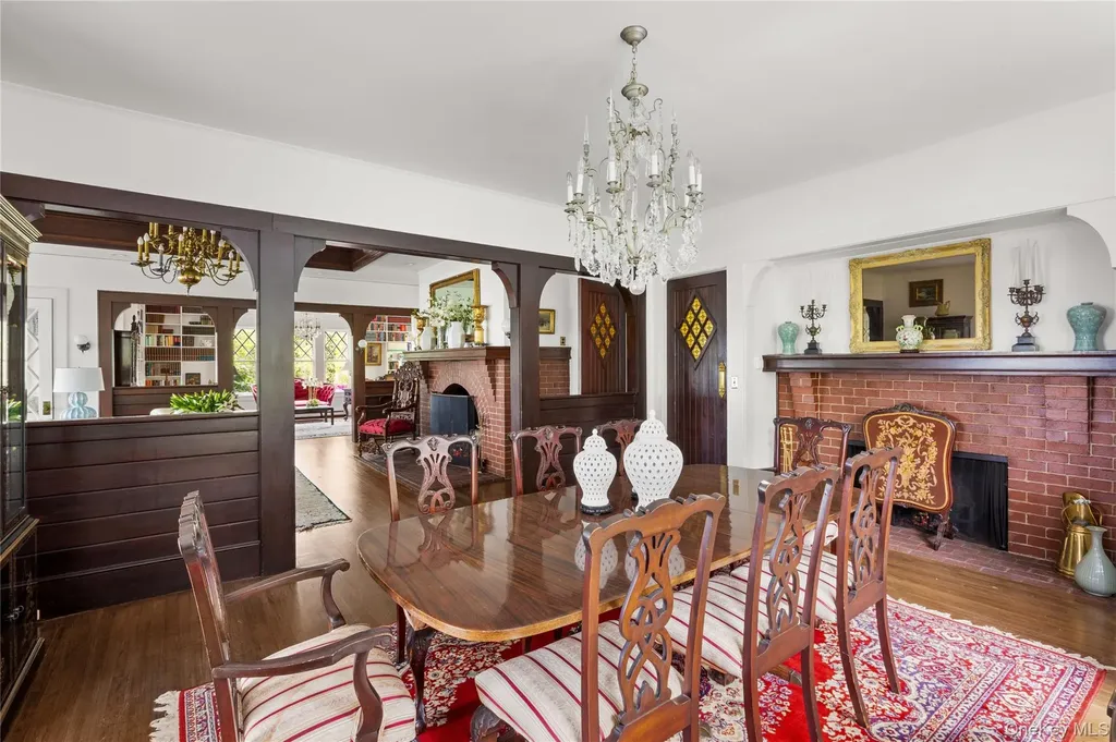 10 Pine Path Port Jefferson NY 11777