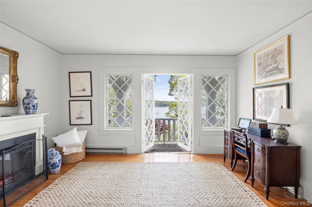 10 Pine Path Port Jefferson NY 11777