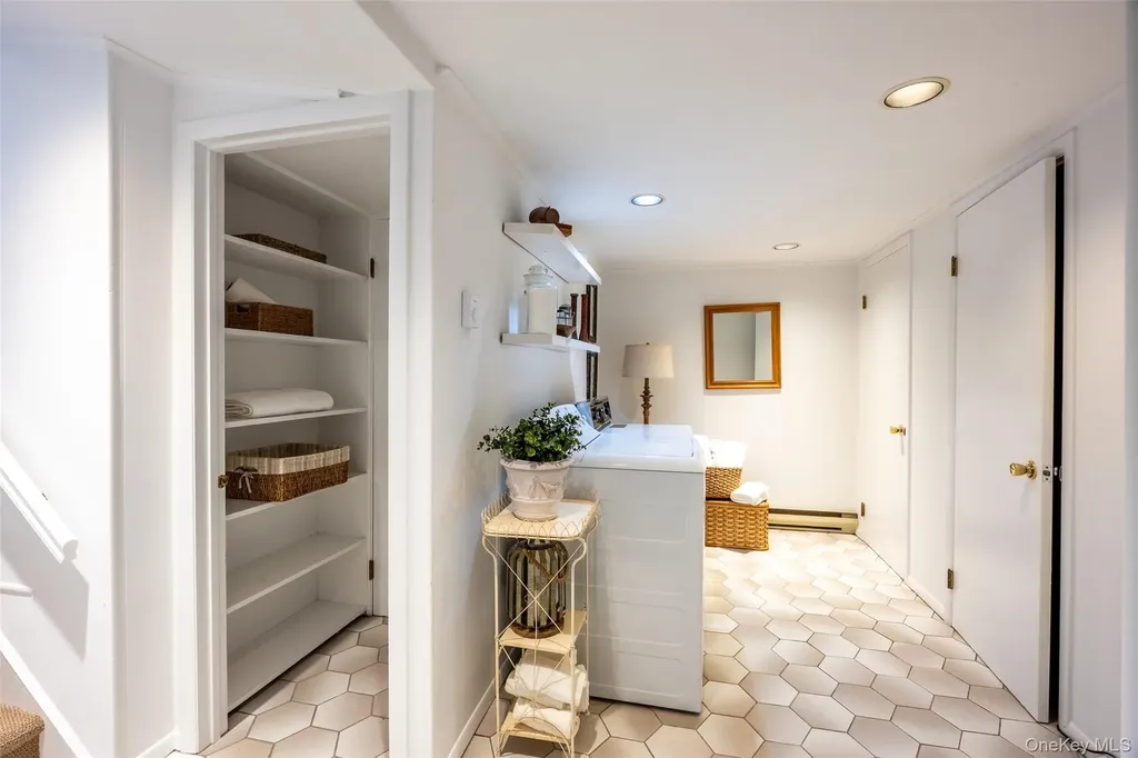 10 Pine Path Port Jefferson NY 11777