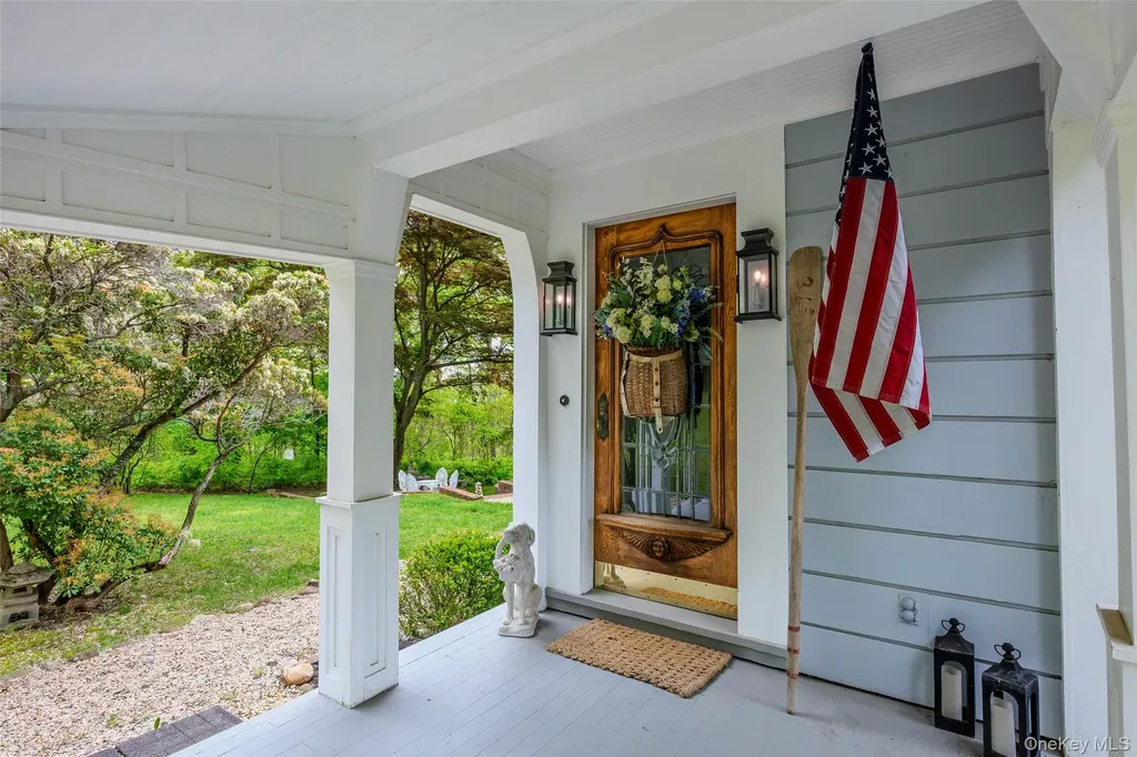 10 Pine Path Port Jefferson NY 11777