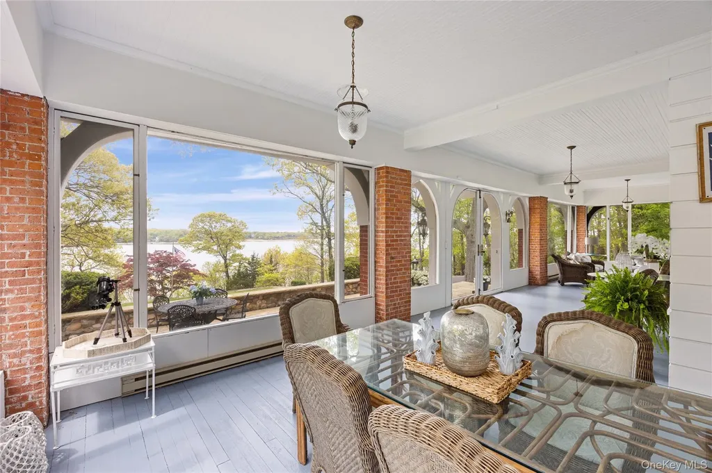 10 Pine Path Port Jefferson NY 11777
