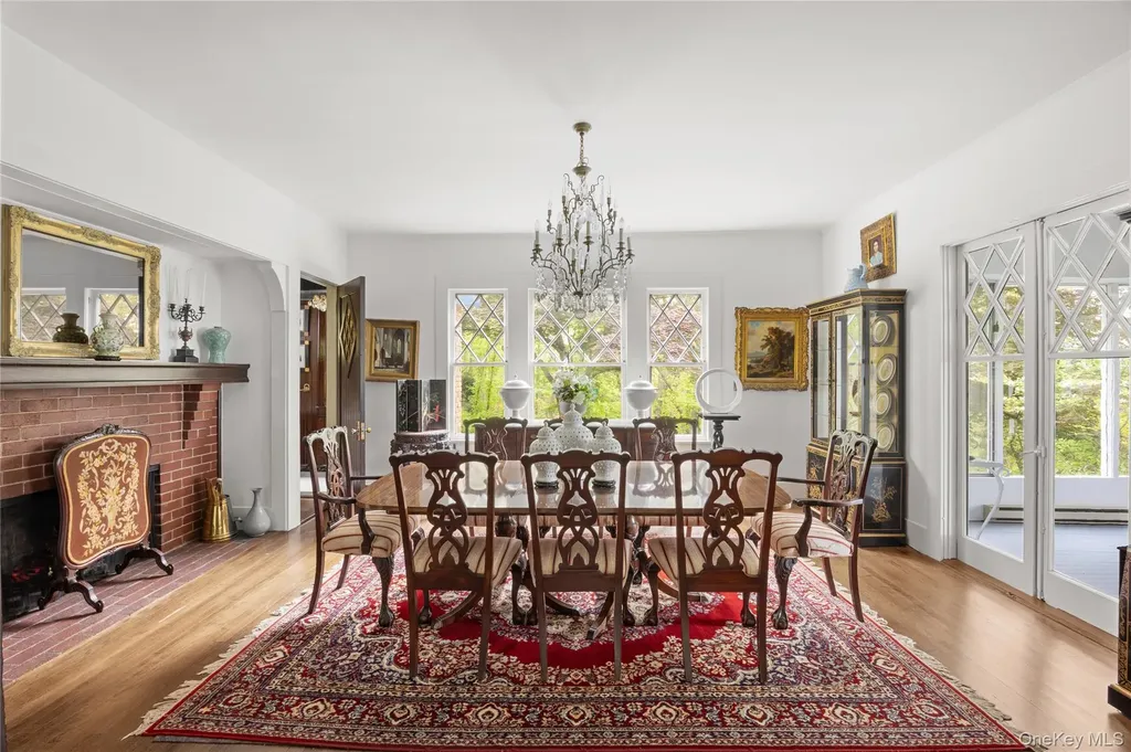 10 Pine Path Port Jefferson NY 11777