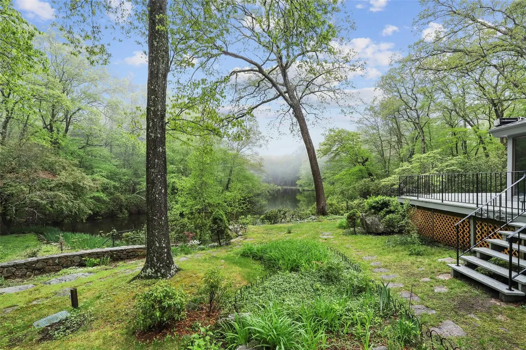 8 Hemlock Hill Road Pound Ridge NY 10576
