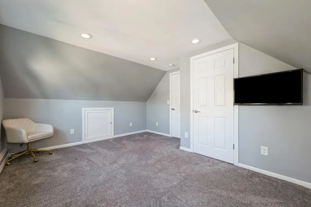 40 Mist Lane Westbury NY 11590