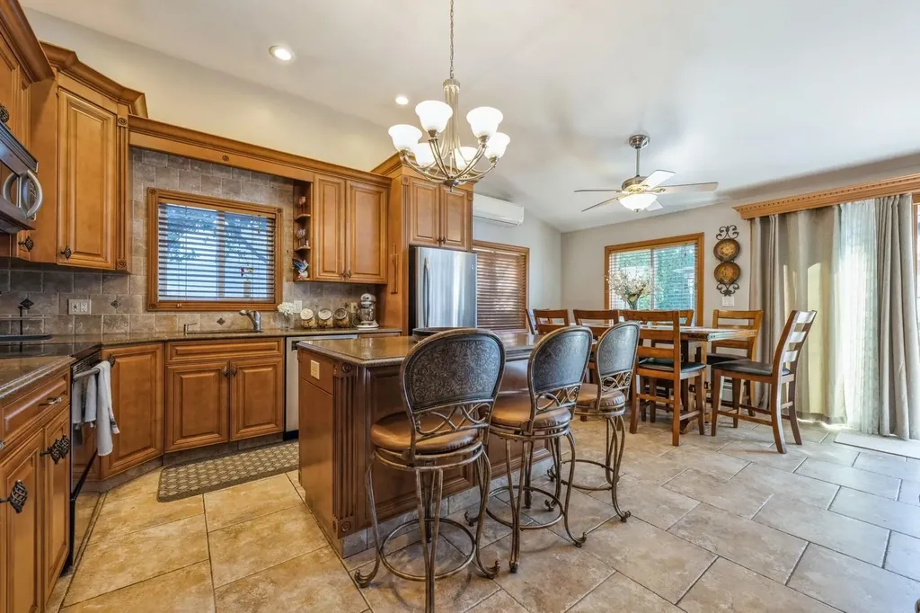 40 Mist Lane Westbury NY 11590