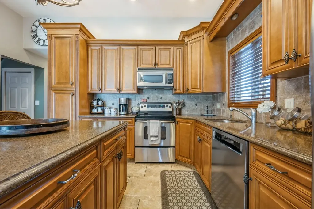 40 Mist Lane Westbury NY 11590