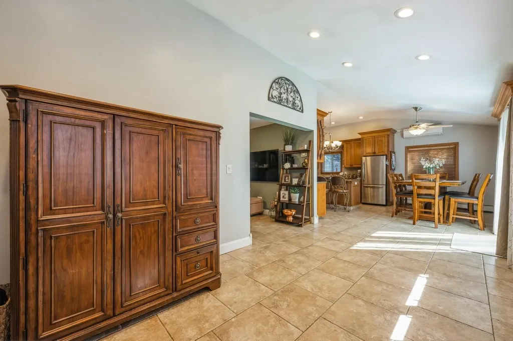 40 Mist Lane Westbury NY 11590