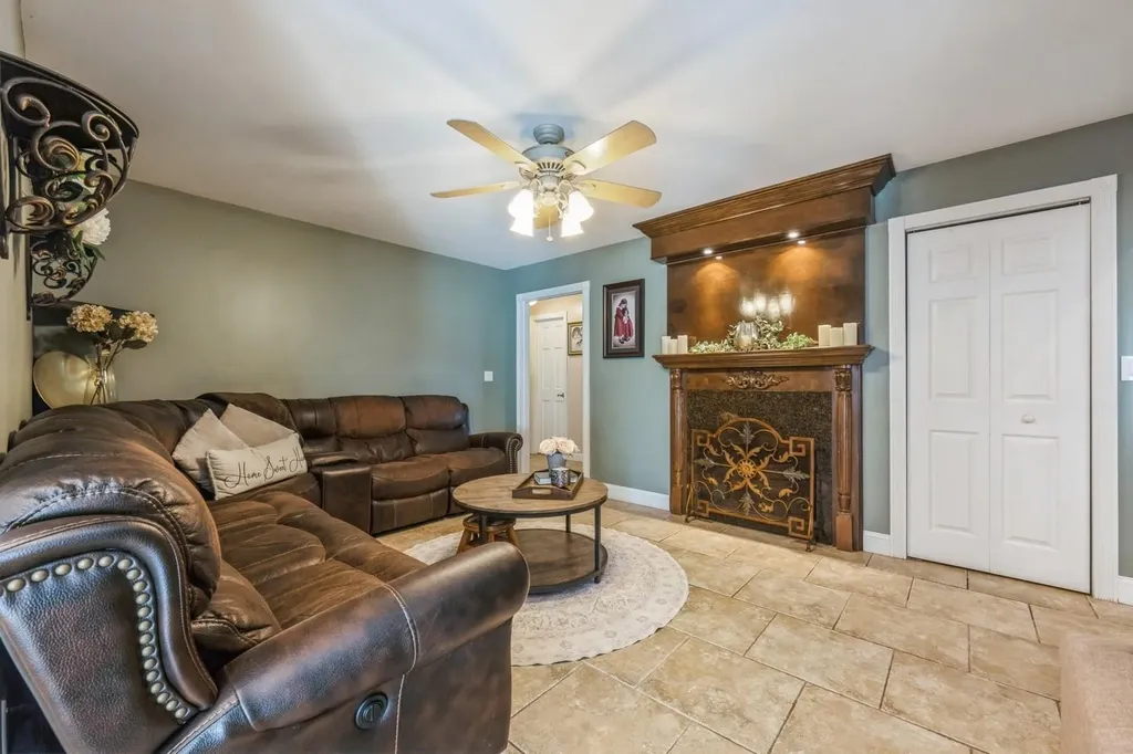 40 Mist Lane Westbury NY 11590